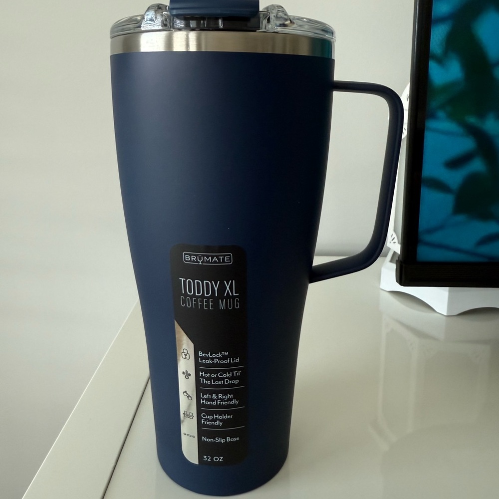 BNWT BrüMate Toddy XL Coffee Mug - Navy Blue